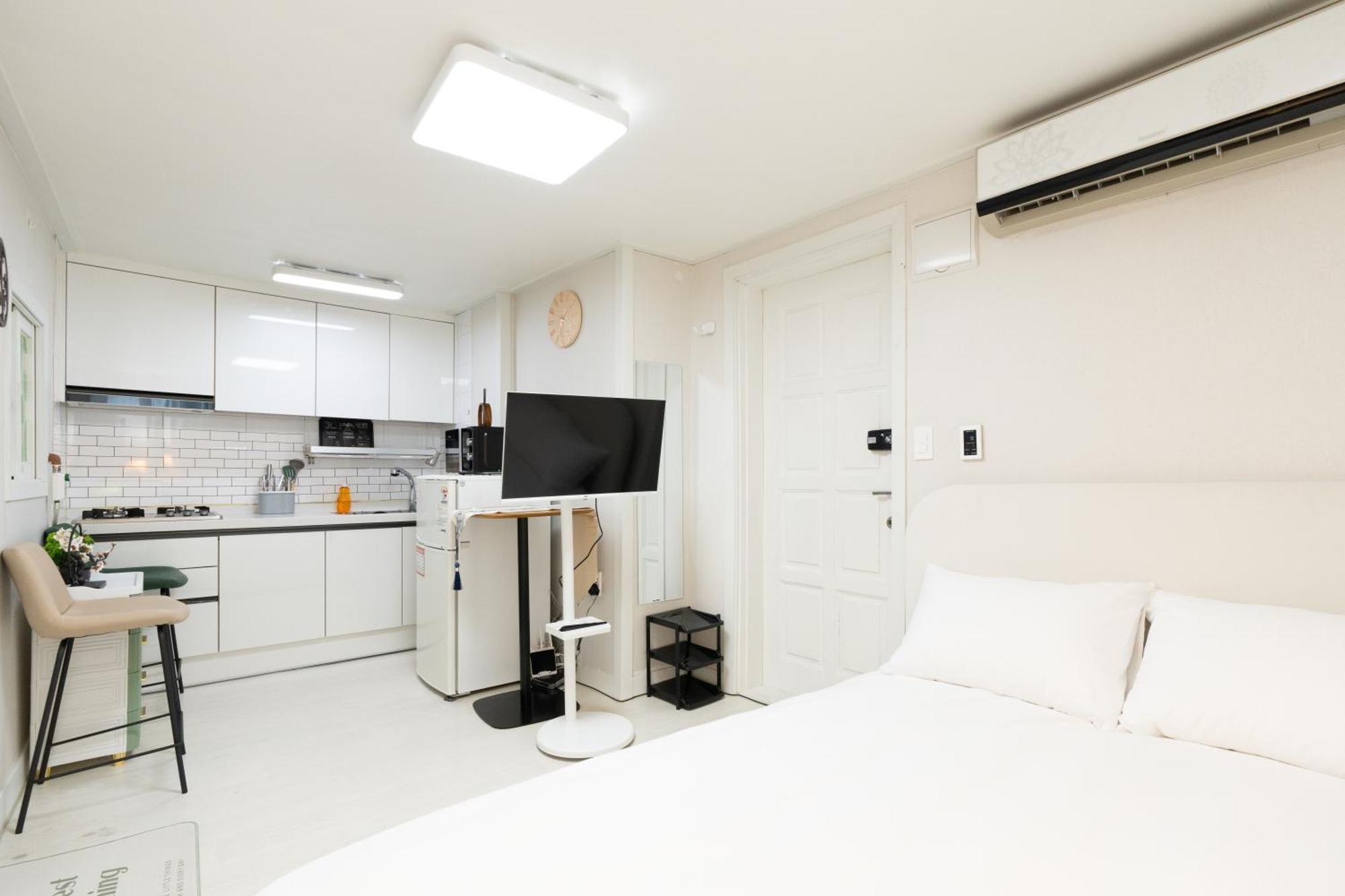 Itaewon Apartment *